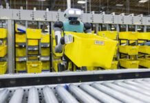 Một triệu robot hoạt động trong kho hàng Amazon Một triệu robot hoạt động trong kho hàng của Amazon, thay thế con người trong nhiều công việc, đánh dấu bước tiến lớn trong tự động hóa