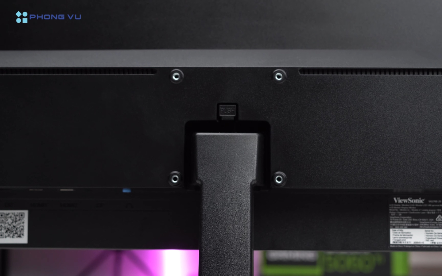 Chân đế dạng chữ nhật bo tròn bốn góc, thiết kế phủ sơn tĩnh điện chống trầy xước