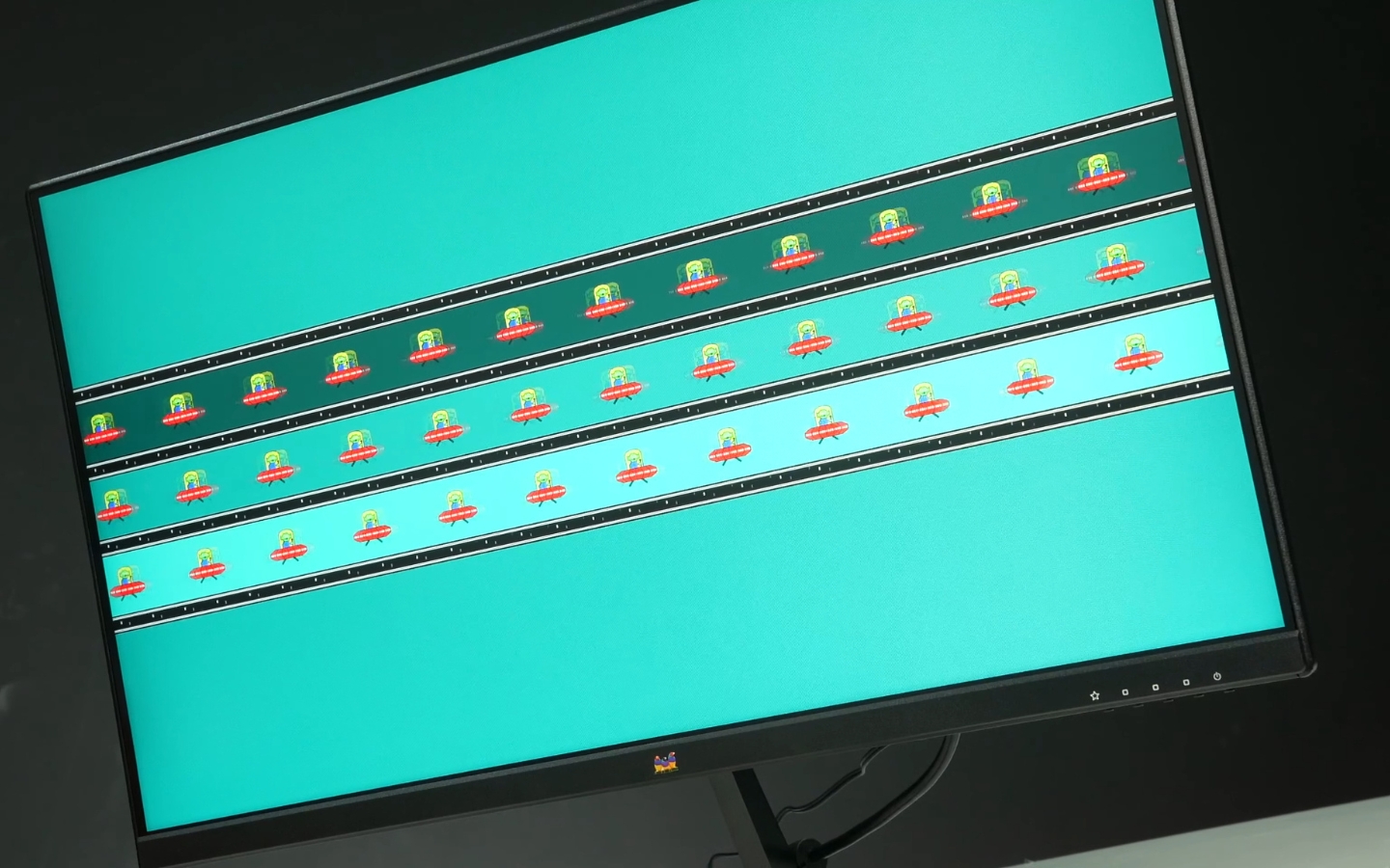 Tần số quét 180Hz, mang lại chuyển động mượt mà trong các tựa game FPS như Valorant, CS:GO, Apex Legends, hay PUBG