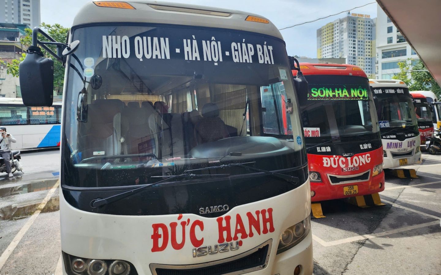 Tổng hợp địa điểm gửi xe máy, ô tô xem diễu binh 2/9 tại Hà Nội 3 Xe khách và xe du lịch sẽ có bãi đất trống để đậu