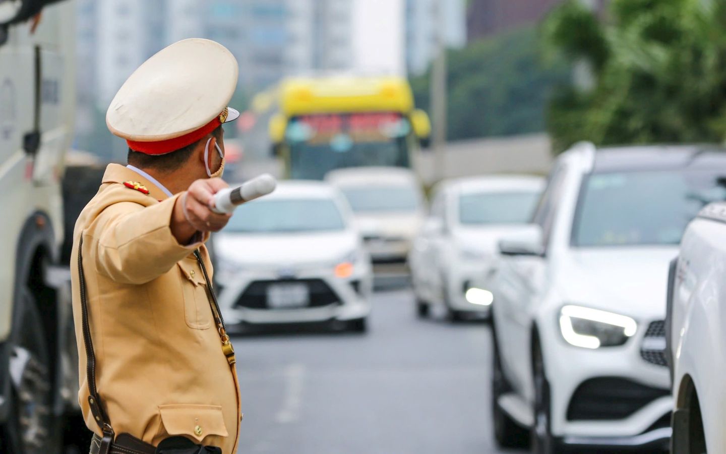 Trong thời gian cấm đường, tổ chức hướng đi đối với các phương tiện