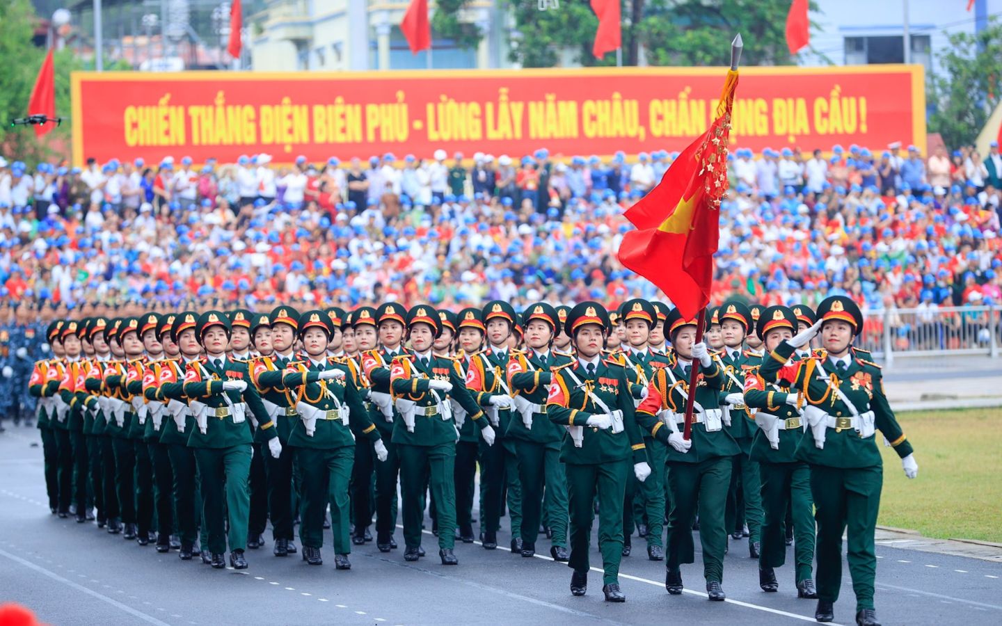 Người dân có thể theo dõi buổi diễu binh tại các tuyến đường trung tâm