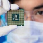 tong-thong-trump-ap-thue-100-len-chip-ban-dan2