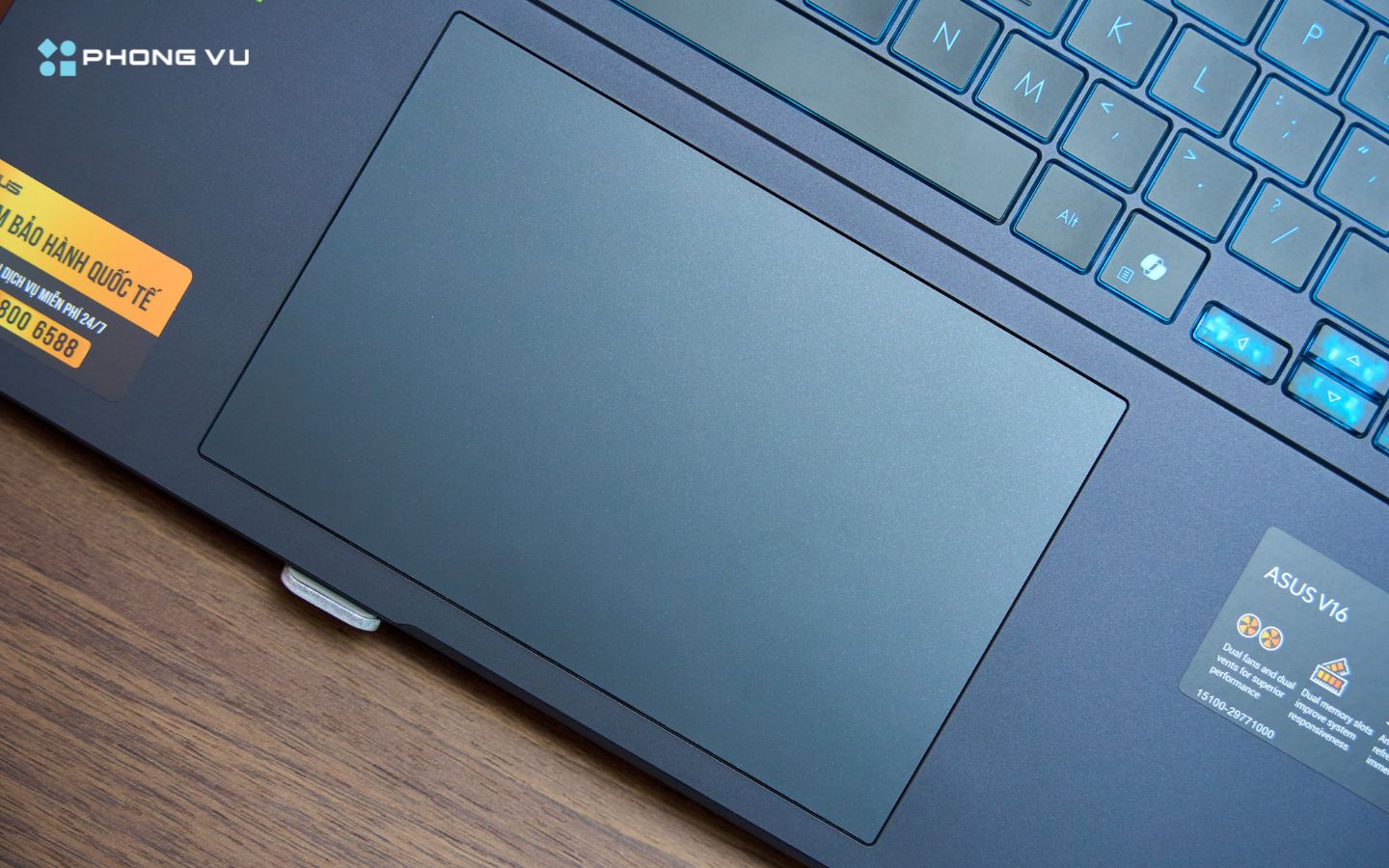 Trackpad là một điểm sáng lớn với kích thước lớn hơn 40% so với phiên bản trước