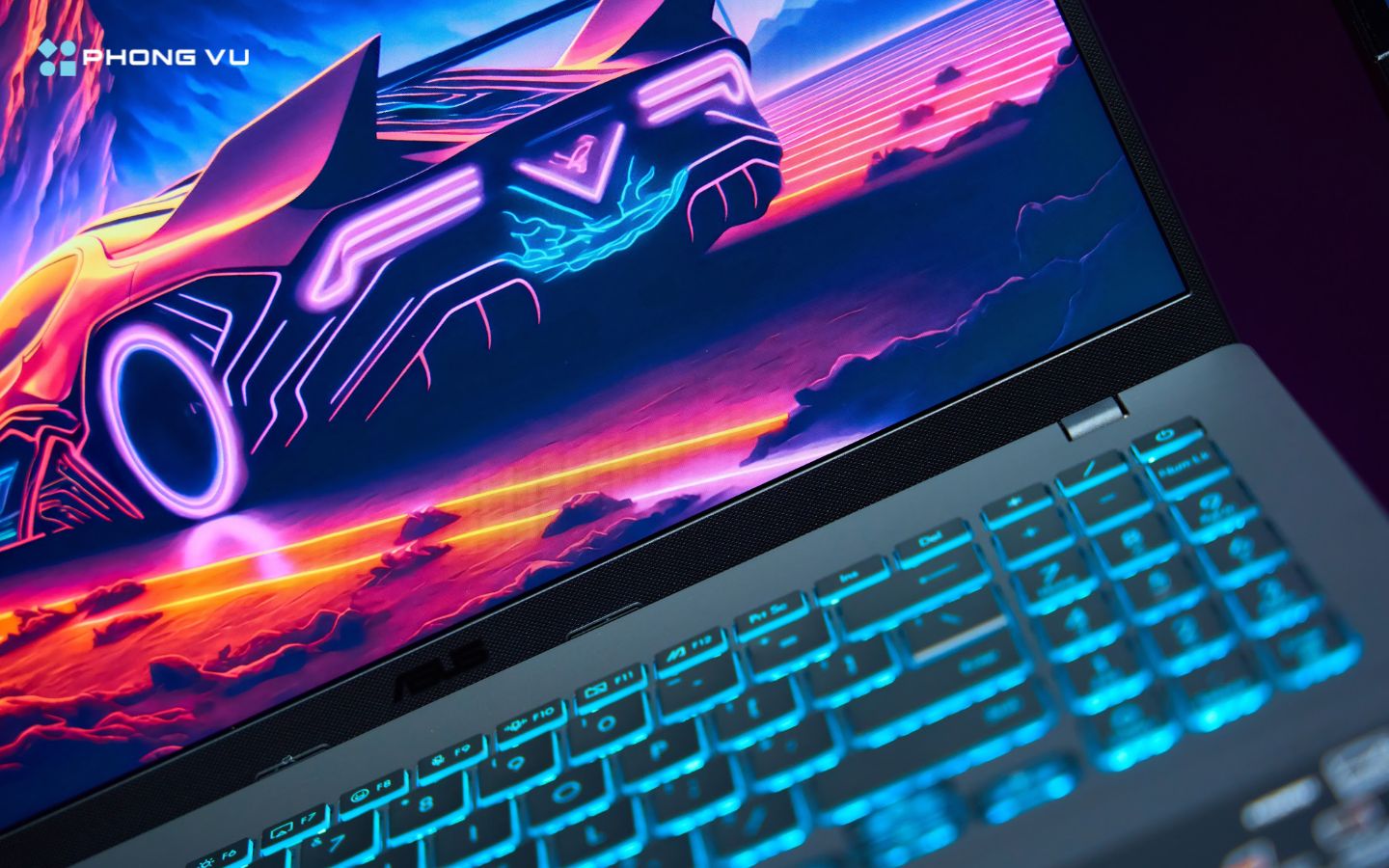 Máy được trang bị 16GB RAM (single channel) và SSD 512GB có thể nâng cấp