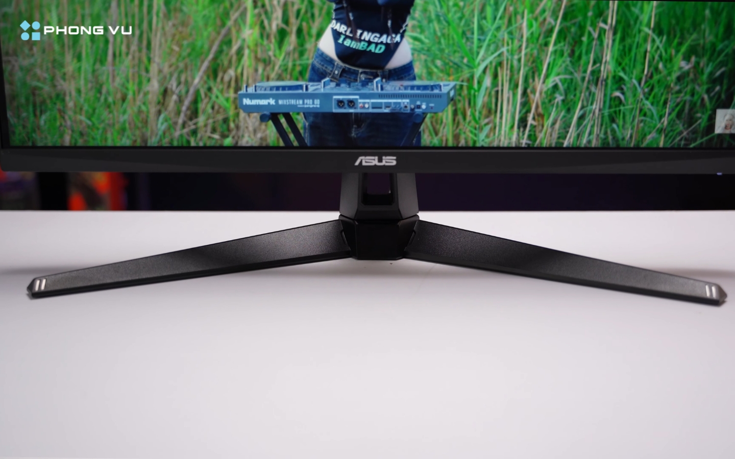 ASUS TUF Gaming VG27AQ5A sở hữu thông số khá ấn tượng với tấm nền Fast IPS