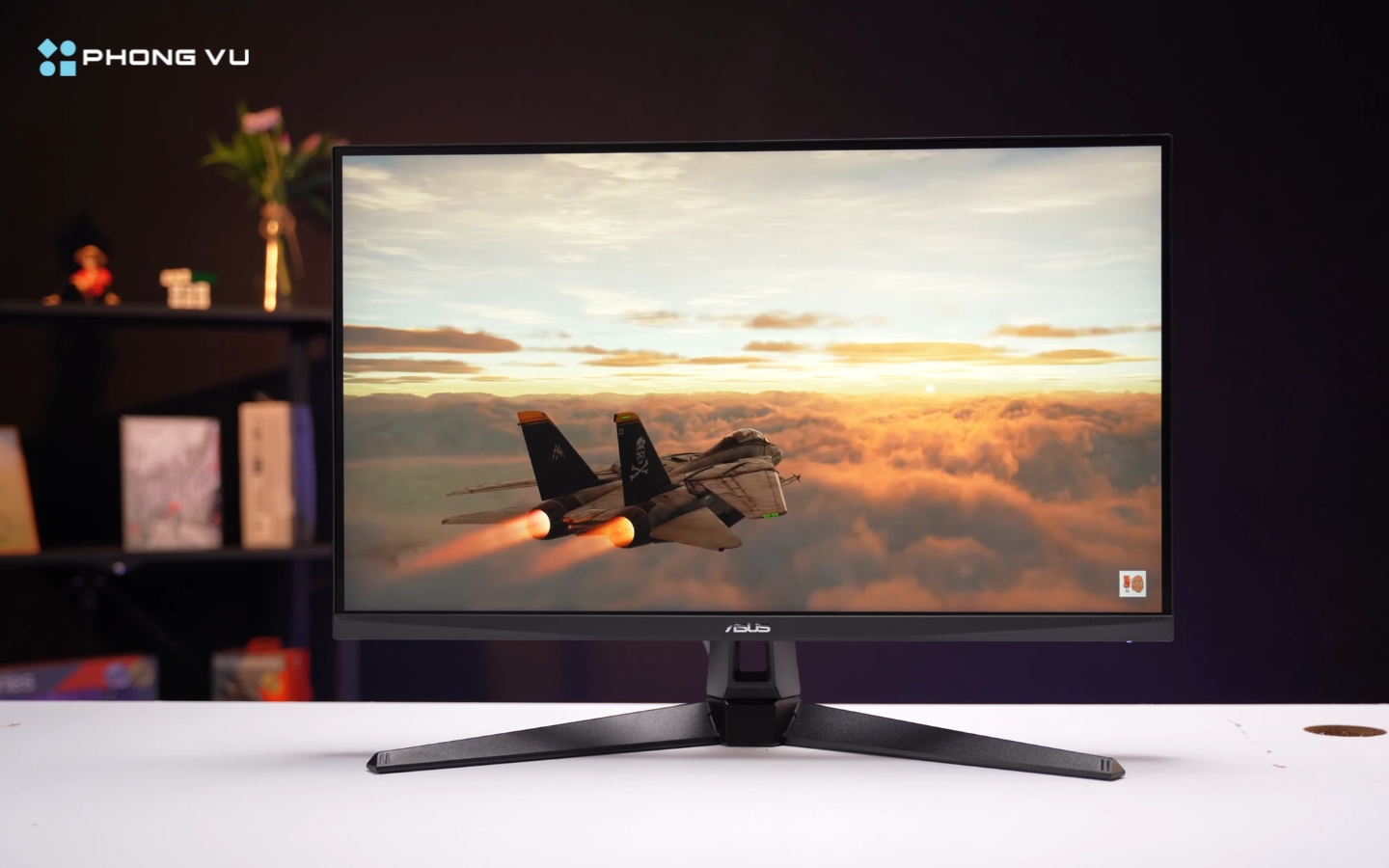 ASUS TUF Gaming VG27AQ5A mang phong cách đặc trưng của dòng TUF với thiết kế hầm hố