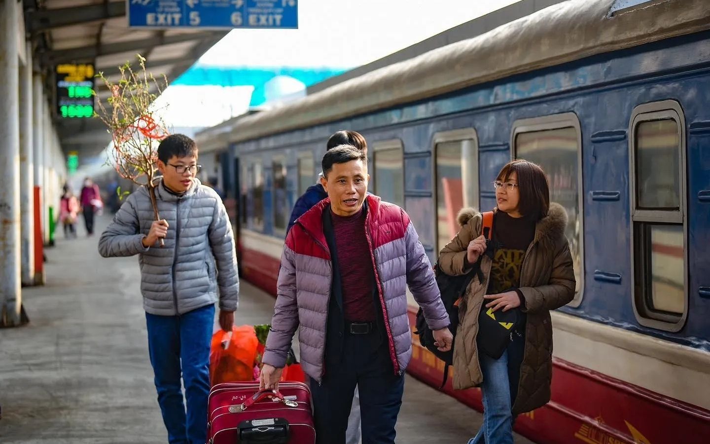 Giá vé tàu Tết 2026: Lịch trình, cách đặt vé tàu Tết Bính Ngọ 1 Giai đoạn 1 sẽ mở bán vé cho khách tập thể