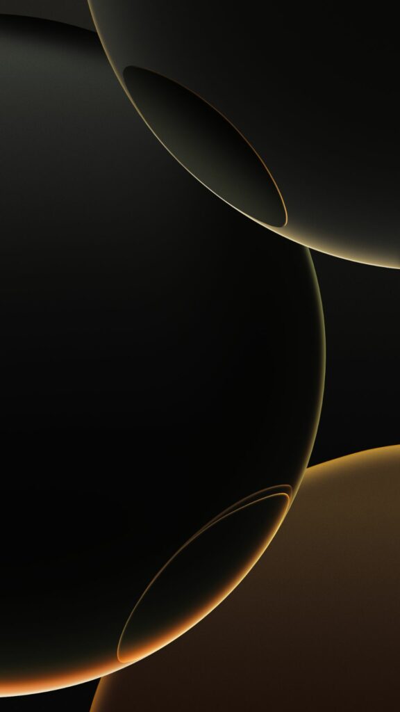 Sự đối lập giữa tông màu đen huyền bí và đường cong vàng kim