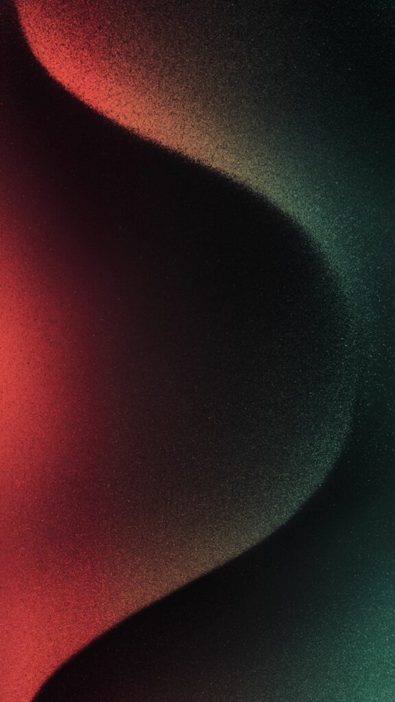 Sắc đỏ và đen hòa quyện, tạo nên bức tranh đầy ma mị và cuốn hút