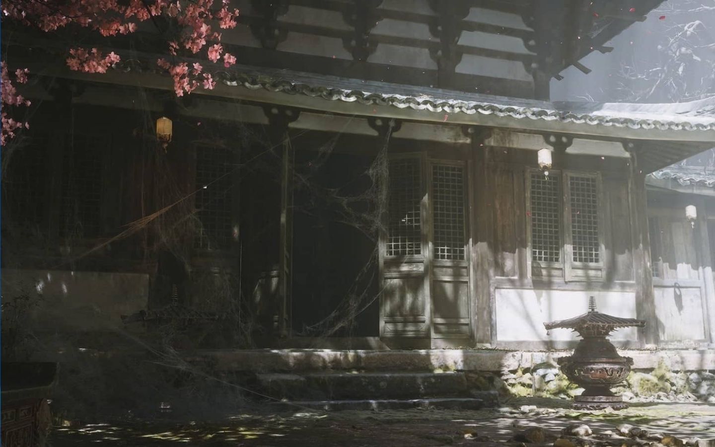 Động Bàn Tơ mang một vẻ đẹp hoang sơ, đượm buồn