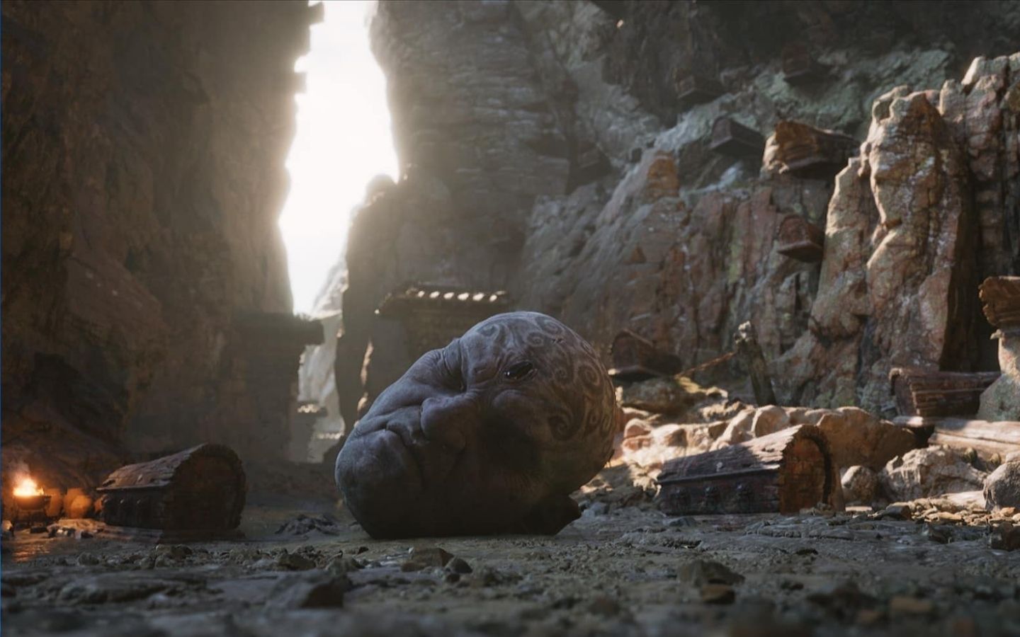 Hỏa Diệm Sơn mang bầu không khí âm u trong những dãy núi đá khổng lồ.