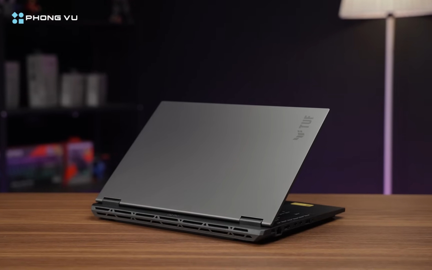 Về thiết kế, Asus TUF Gaming F16 FX608JHR RTX 5050 đã có bước cải tiến đáng kể so với các thế hệ trước