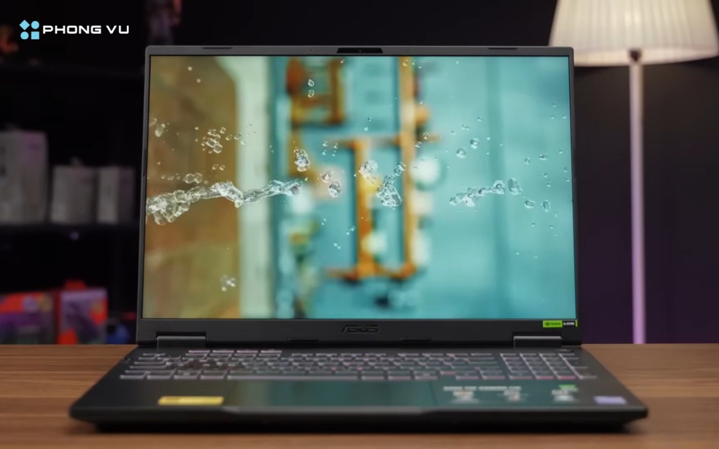 Màn hình của Asus TUF Gaming F16 FX608JHR RTX 5050 có kích thước 16 inch, tỷ lệ 16:10