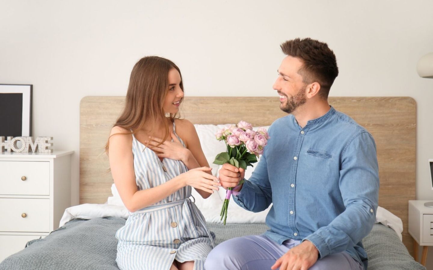 Lời chúc ngày mới lãng mạn dành cho cặp đôi yêu thích sự ngọt ngào