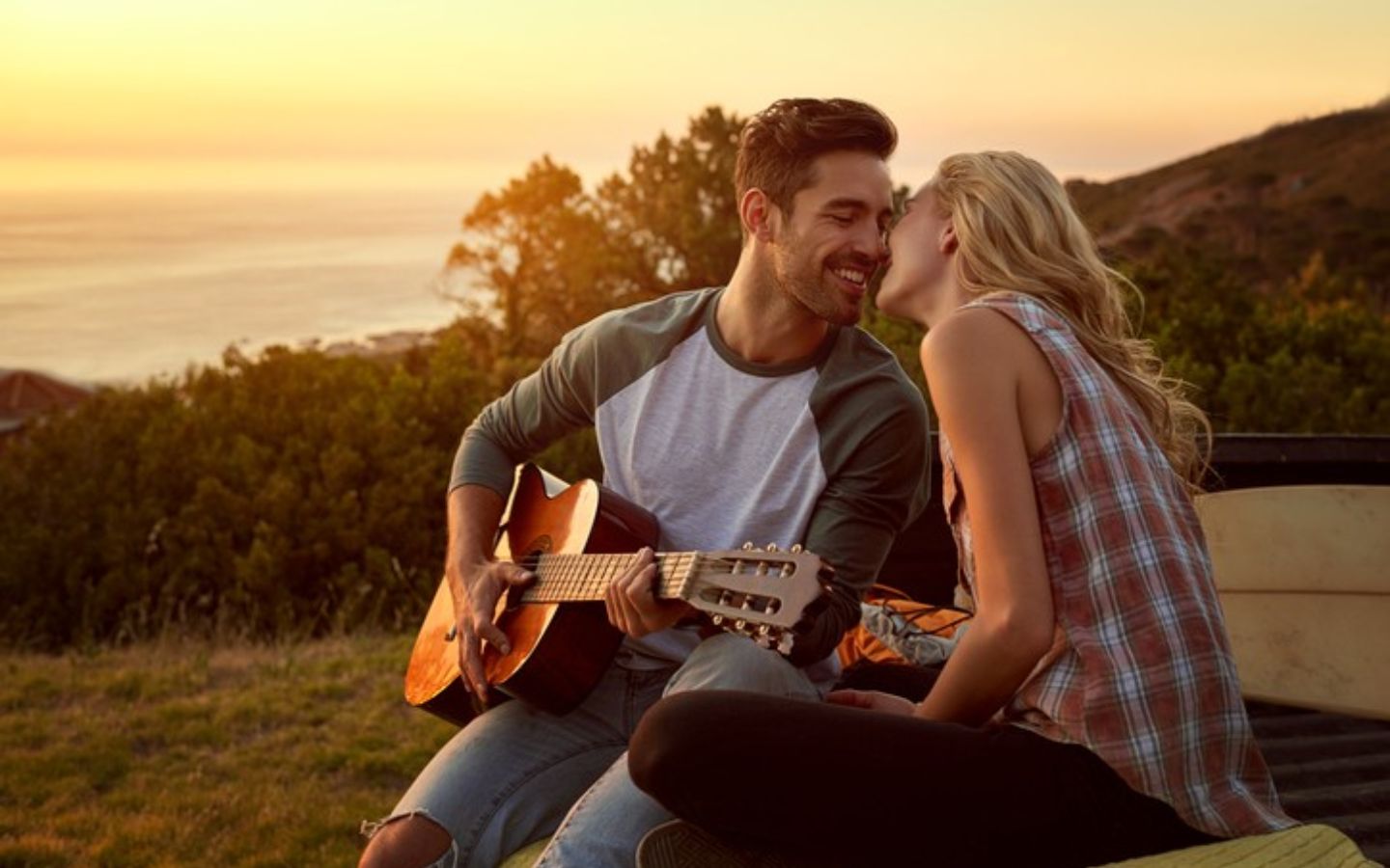 Lời chúc ngày mới ngọt ngào giúp tình yêu thêm gắn kết