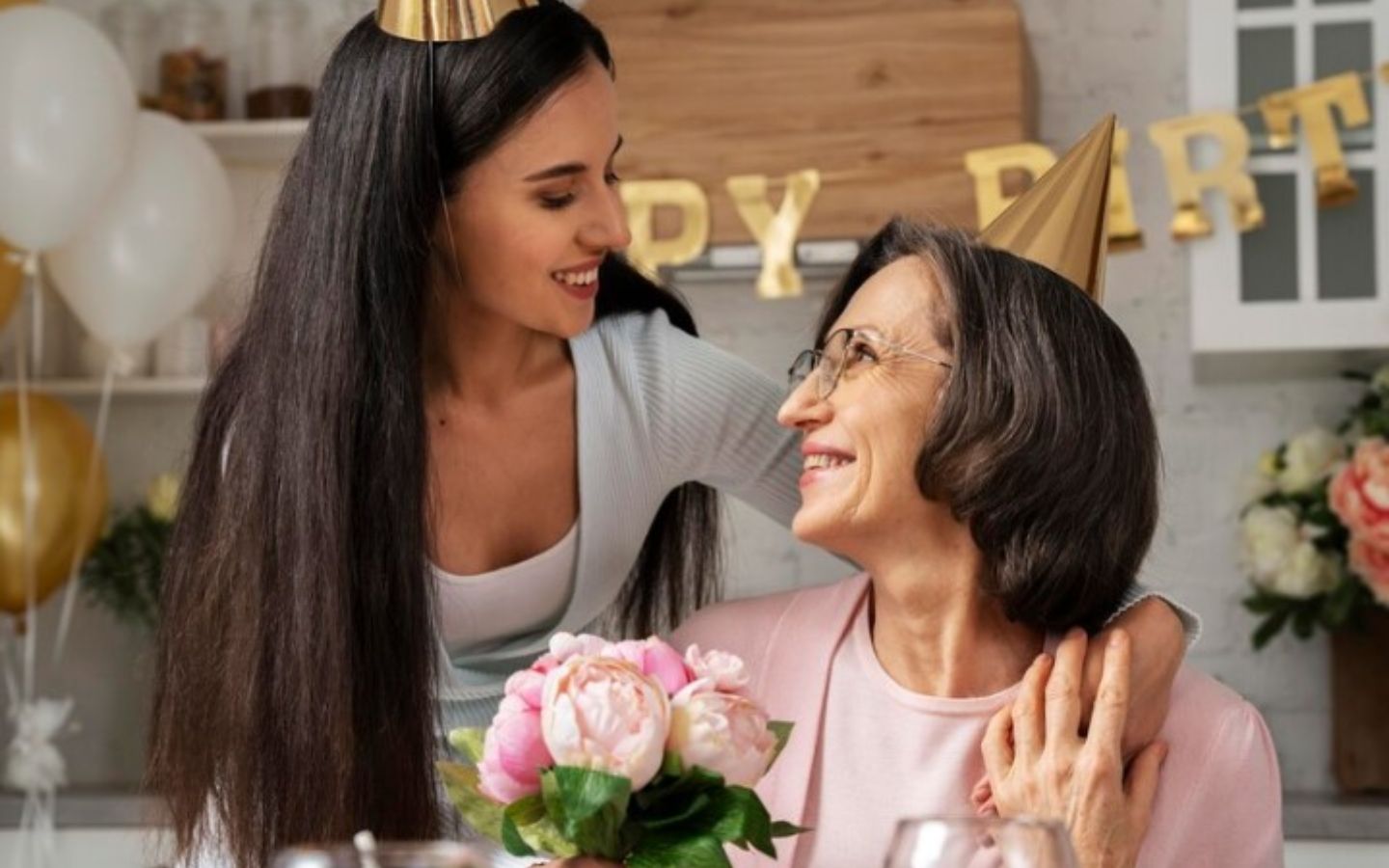 Lời chúc sinh nhật mẹ chồng thể hiện sự kính trọng và gắn kết tình cảm gia đình