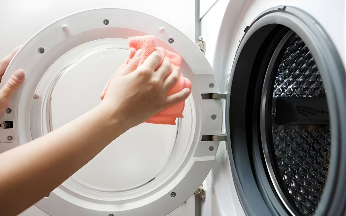 Làm mới mặt kính cửa