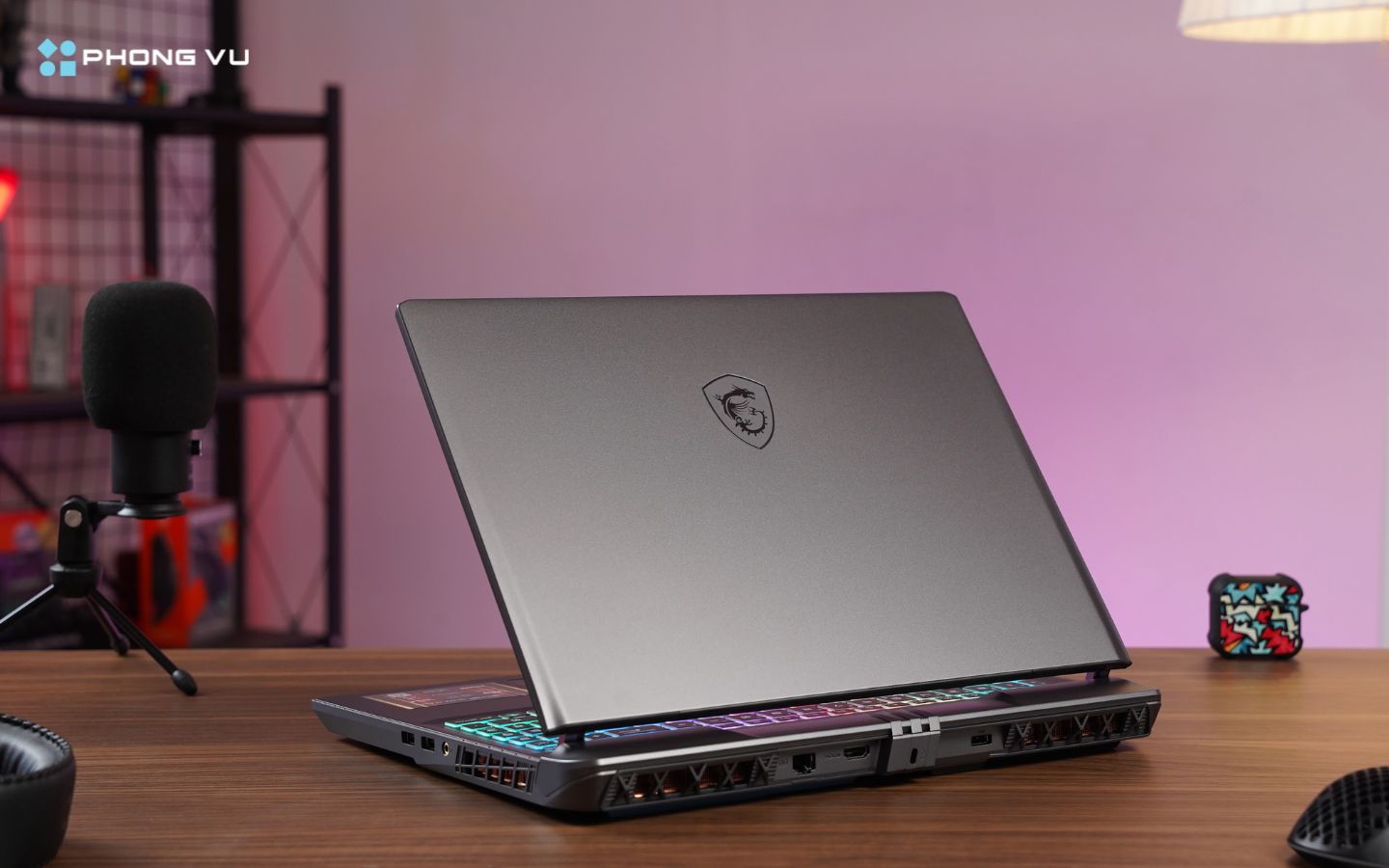 laptop MSI Vector 16 HX AI A2XWHG-010VN được trang bị RTX 5070 Ti với 12GB VRAM GDDR7 vượt xa các đối thủ cùng tầm giá