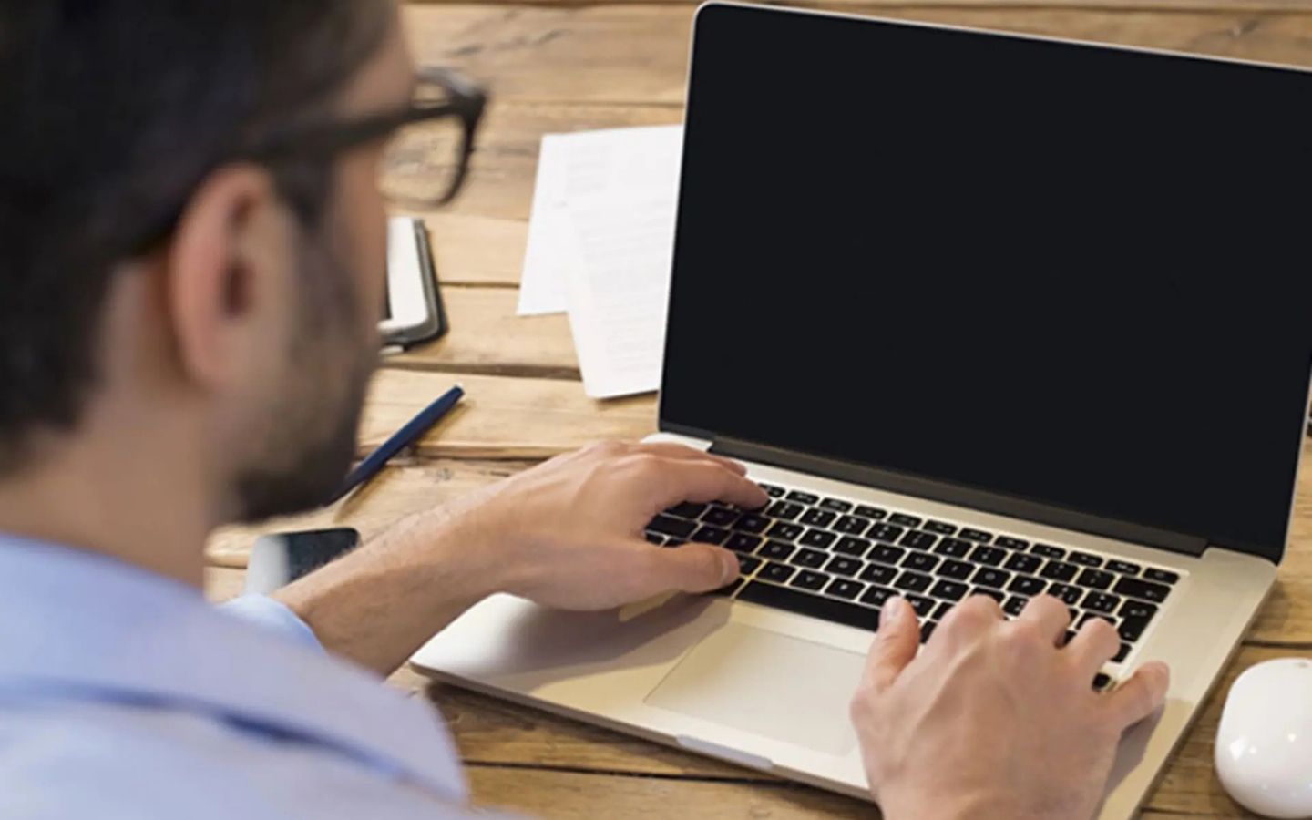 Dấu Hiệu Ổ Cứng Sắp Hỏng Và Cách Xử Lý Hiệu Quả 6 Người Dùng Nên Tắt Nguồn Và Quan Sát Bên Ngoài Máy Tính