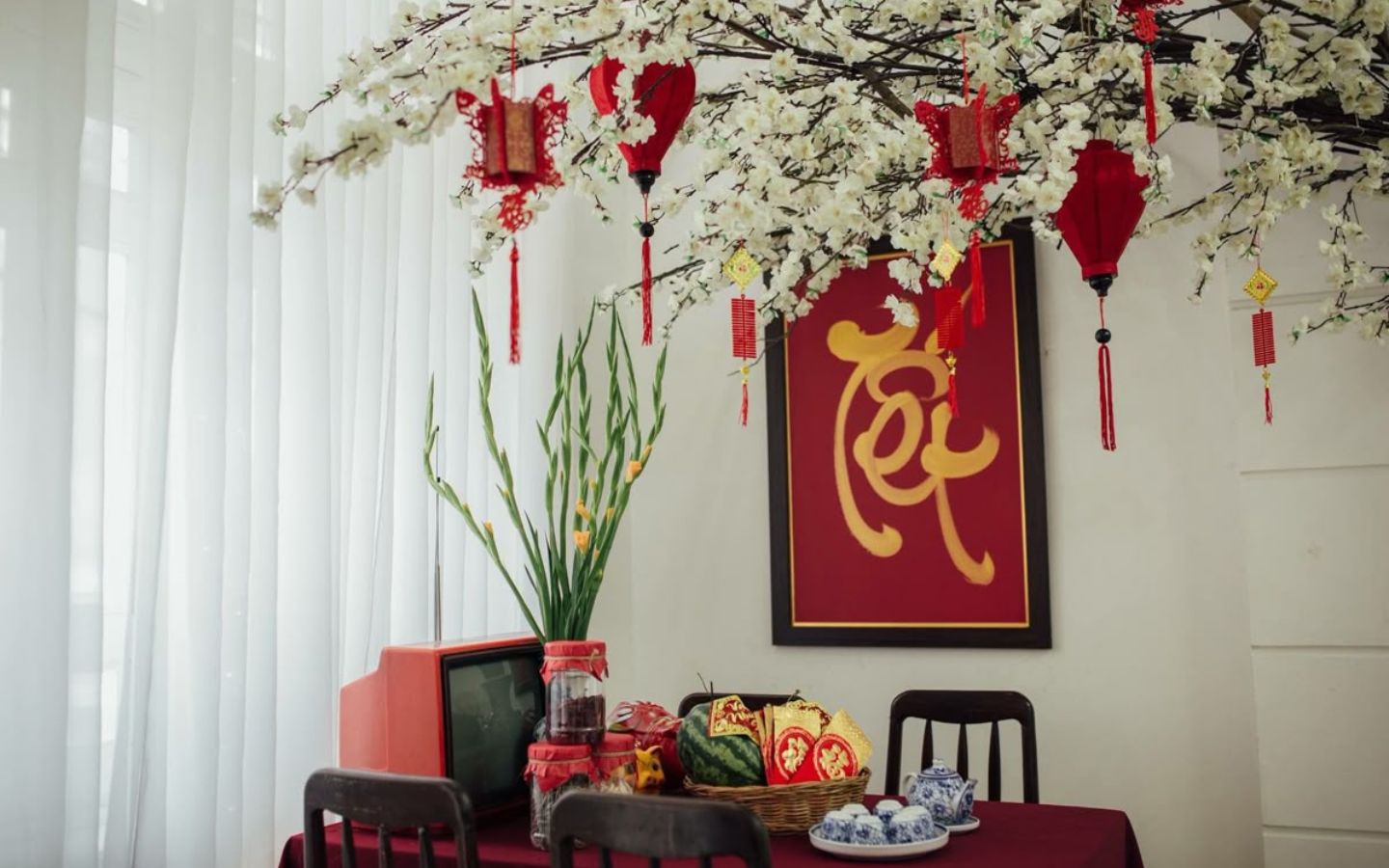 Không gian phòng khách được trang trí đơn giản