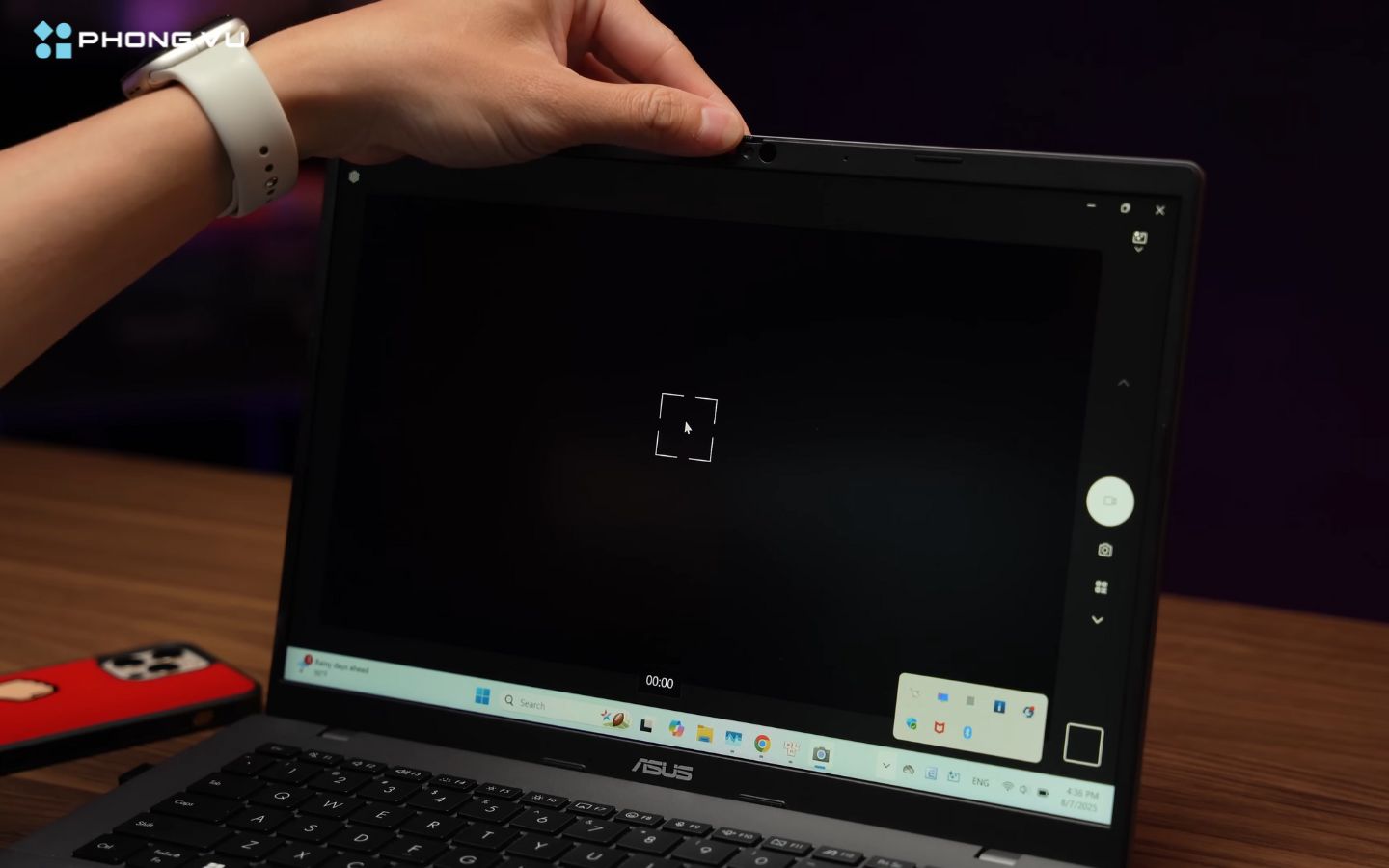 Webcam Full HD 1080p tích hợp camera IR hỗ trợ Windows Hello
