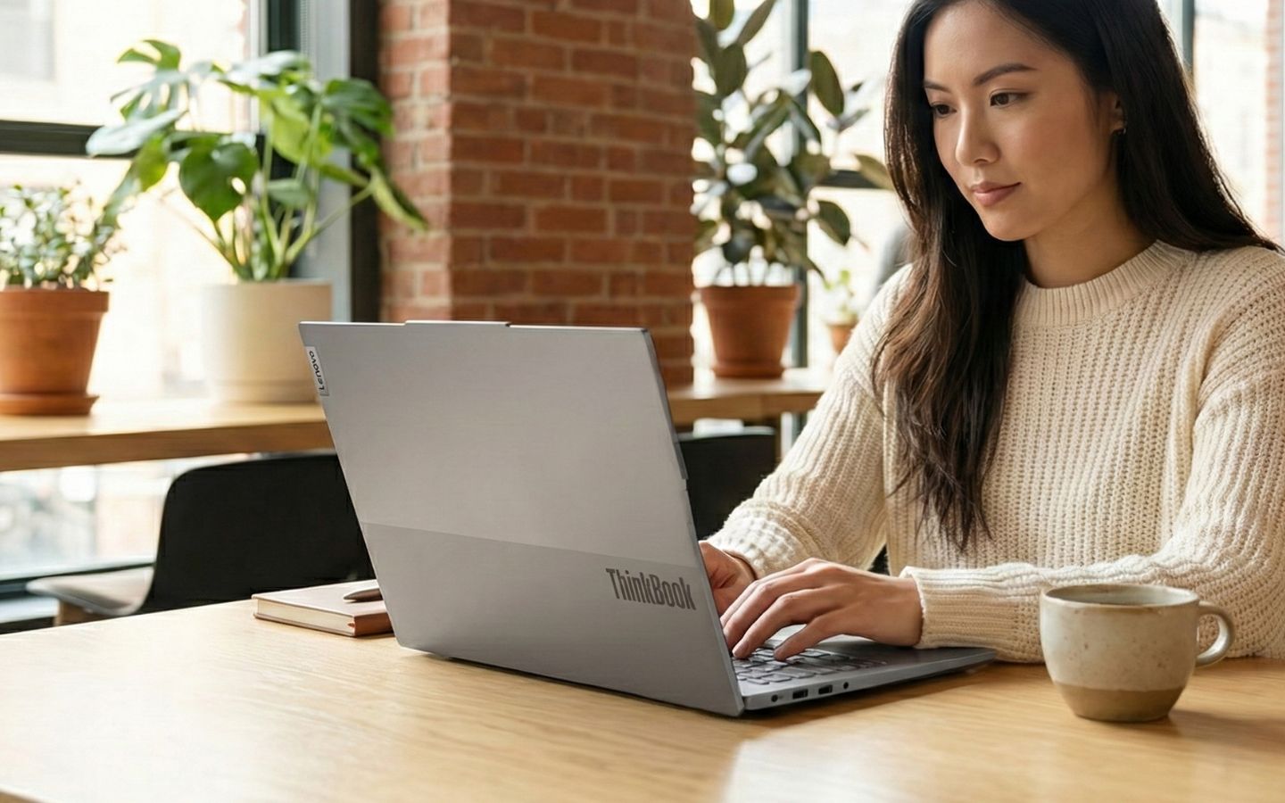 Đánh giá Lenovo ThinkBook 14 G8 IAL - 21SJ0070VN: Laptop doanh nhân mạnh mẽ đáng mua 6 danh gia laptop lenovo thinkbook 14 g8 ial 21sj0070vn 8