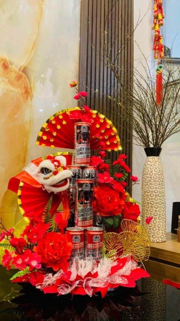 Tháp nước ngọt tone đỏ rực rỡ