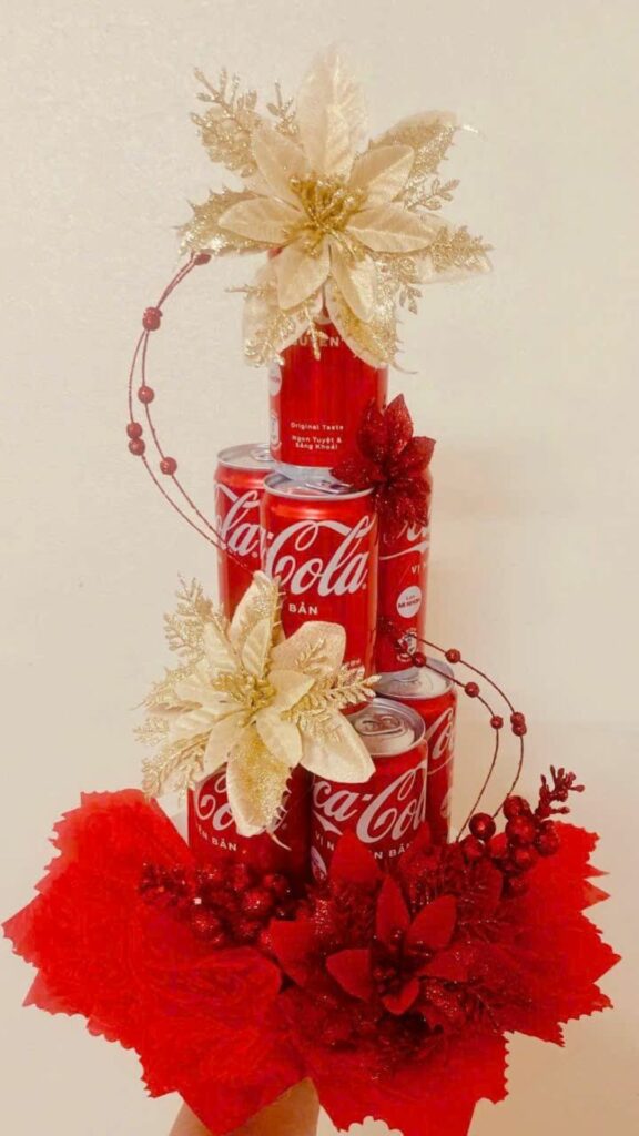 Tháp nước ngọt Coca Cola 3 tầng