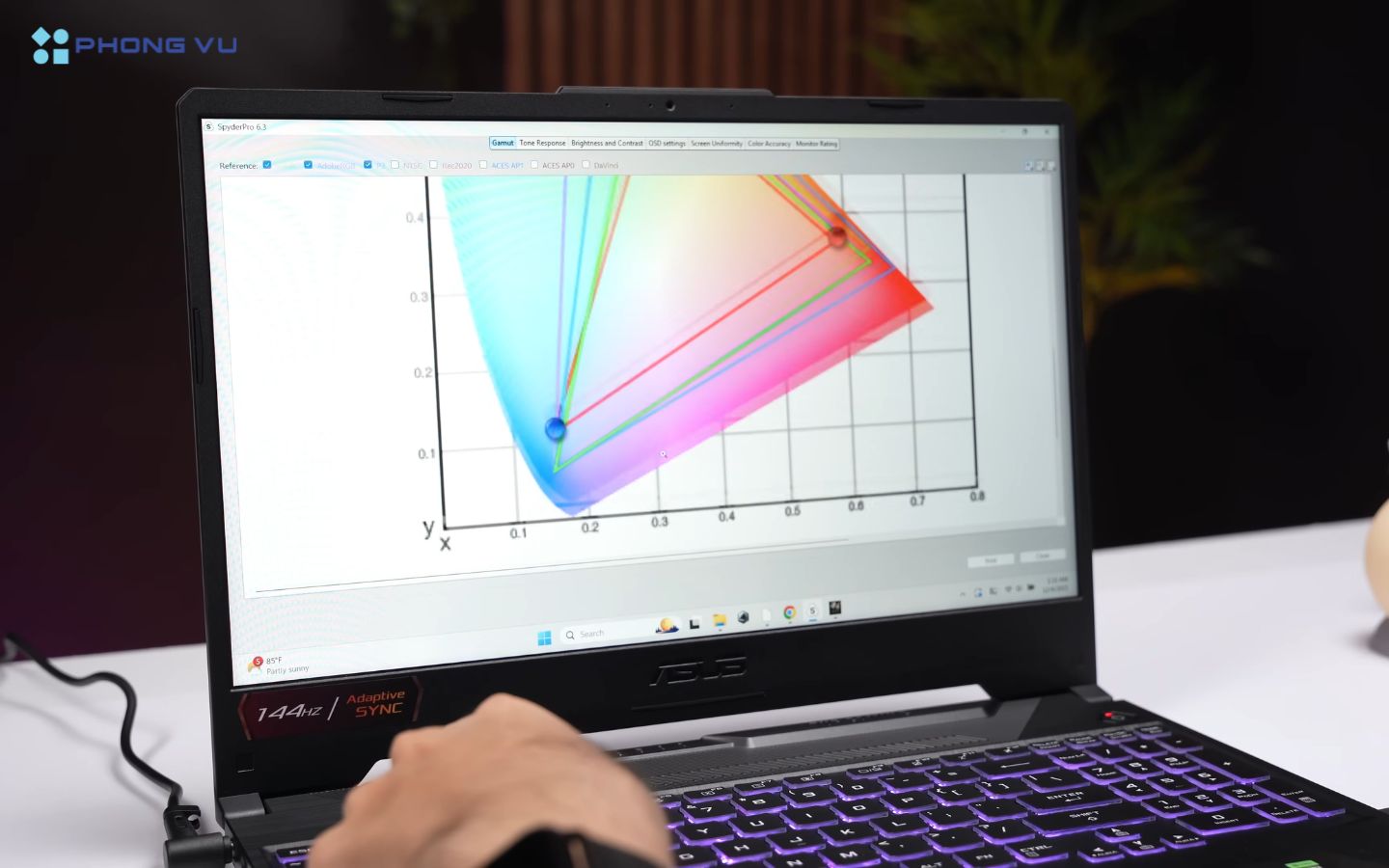Đánh giá Laptop Asus TUF Gaming A15 FA506NCG-HN184W: Lựa chọn Gaming sinh viên đáng mua 3 Laptop Asus TUF Gaming A15 FA506NCG-HN184W sử dụng màn hình IPS 15.6 inch với tần số quét 144Hz