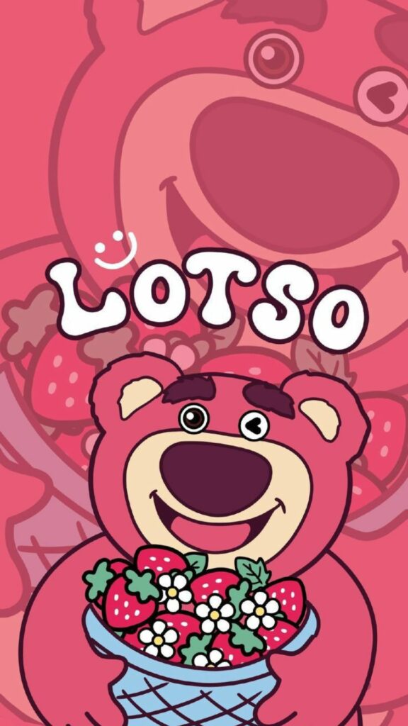 Lotso ôm hoa dâu cười tươi nhẹ