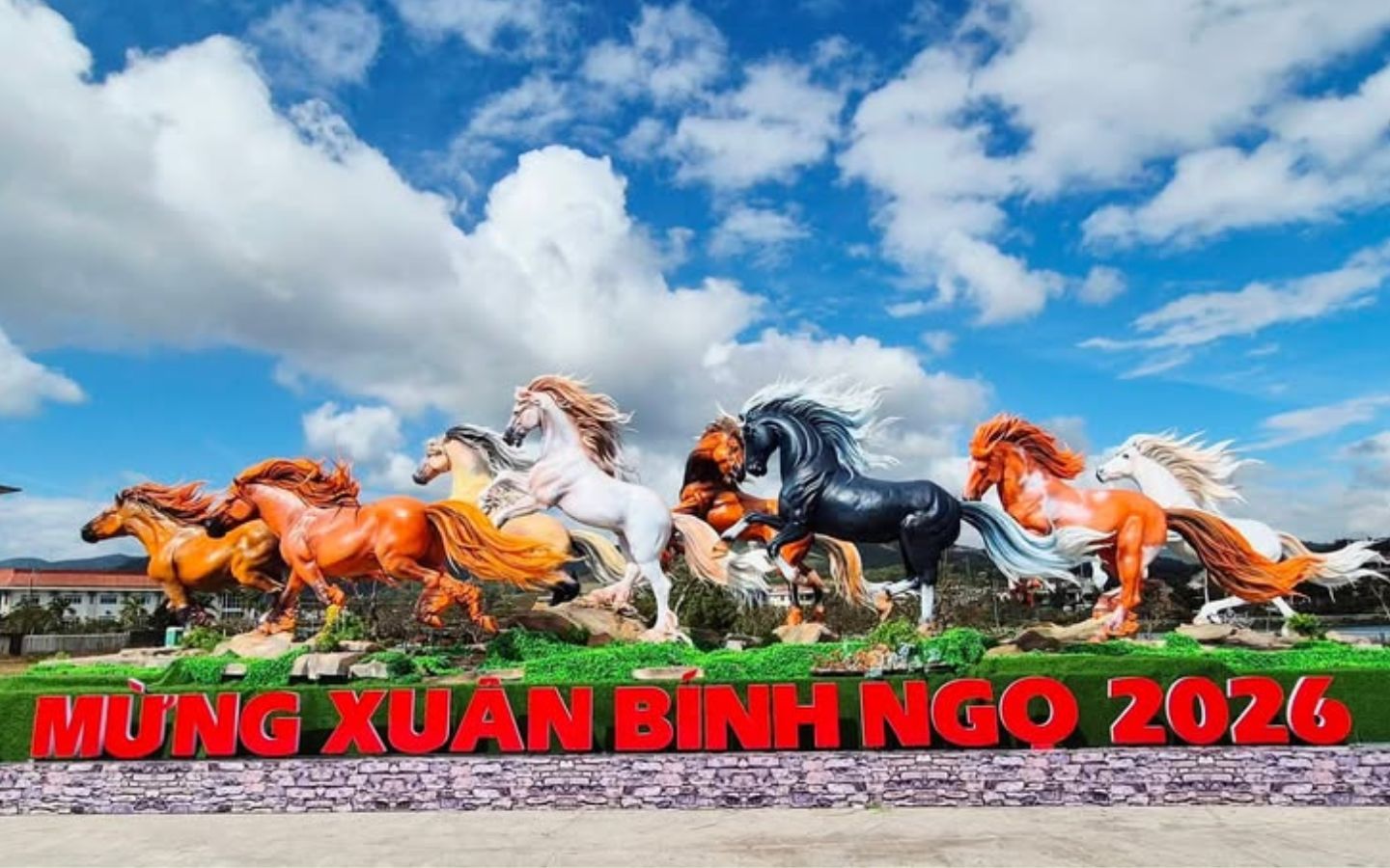 Linh vật Tết Bính Ngọ 2026 tại Quảng Trị nổi bật với hình tượng "Mã đáo thành công"