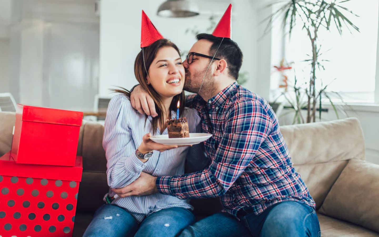 Lời chúc sinh nhật chồng thể hiện sự ngưỡng mộ và tự hào
