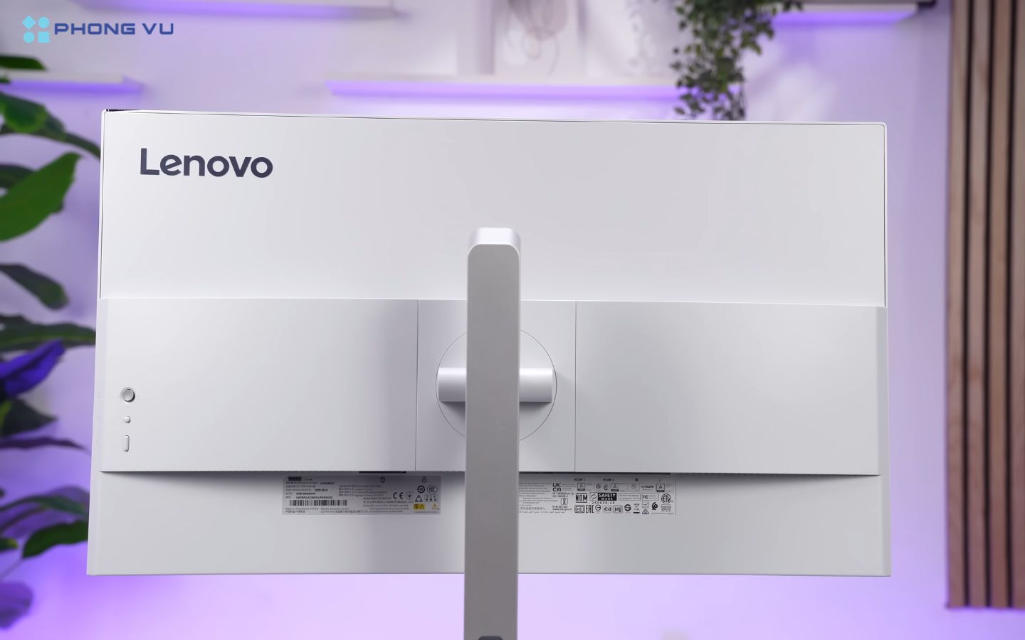 Chân đế công thái học của Lenovo L27q-4A - 67BFGAC6VN cho phép điều chỉnh linh hoạt gồm xoay trái phải