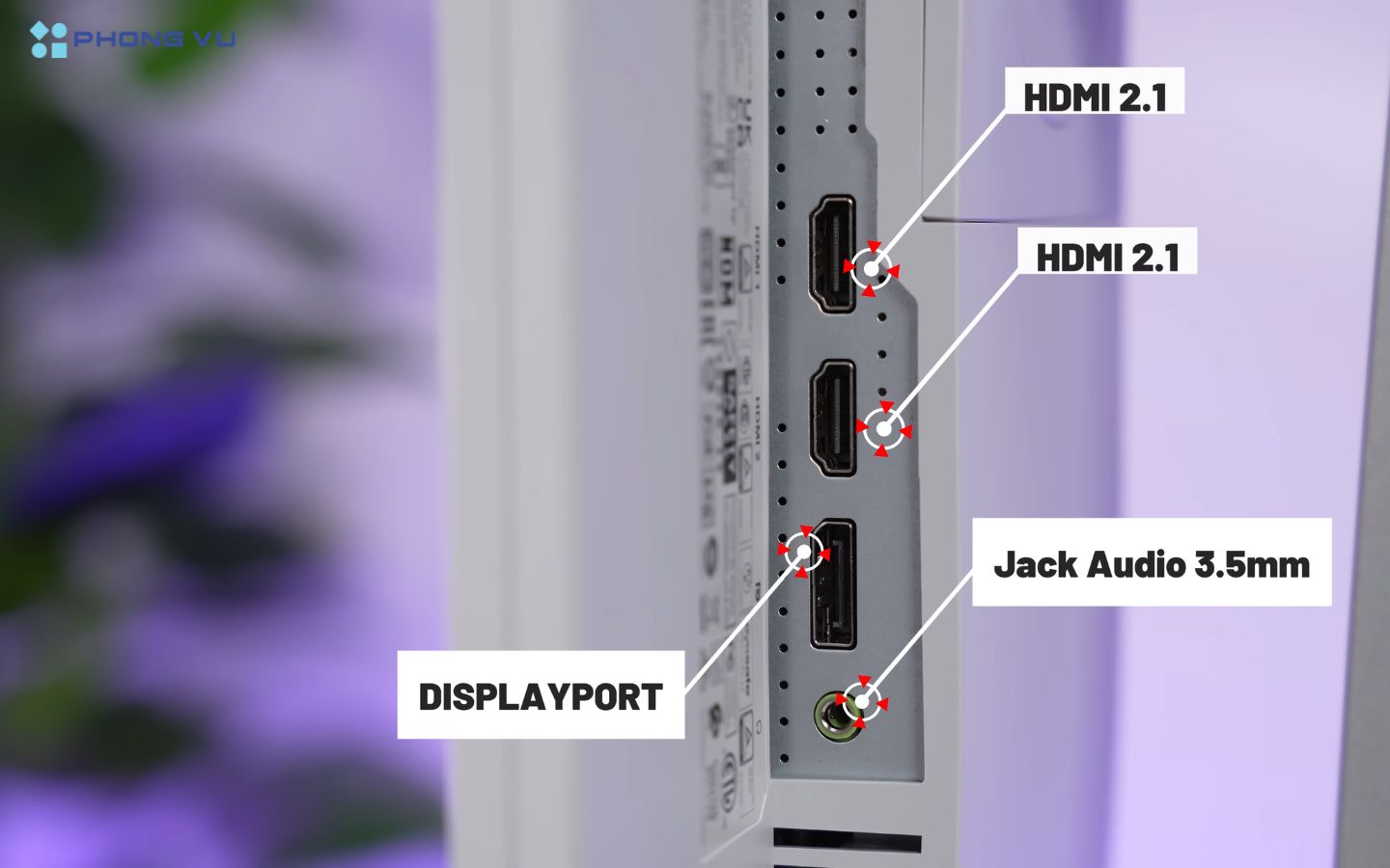 màn hình được trang bị 2 cổng HDMI 2.1, 1 cổng DisplayPort 1.4 và 1 cổng jack audio 3.5mm