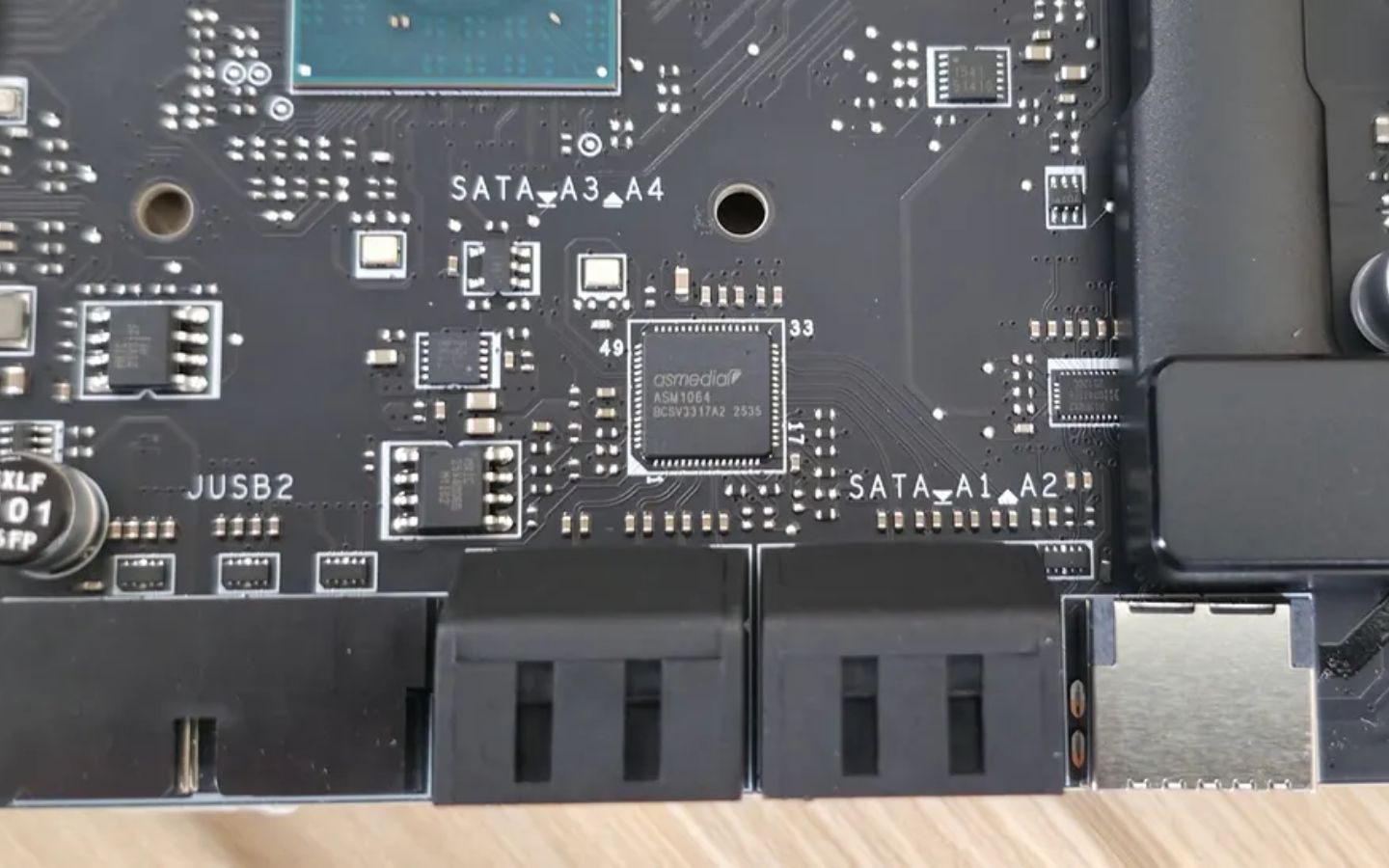 MSI MAG B850 Tomahawk Max Wifi II: Nâng cấp toàn diện cho phân khúc tầm trung 4 Bo mạch chủ trang bị codec Realtek ALC4080 tầm trung, đáp ứng tốt nhu cầu của đa số người dùng