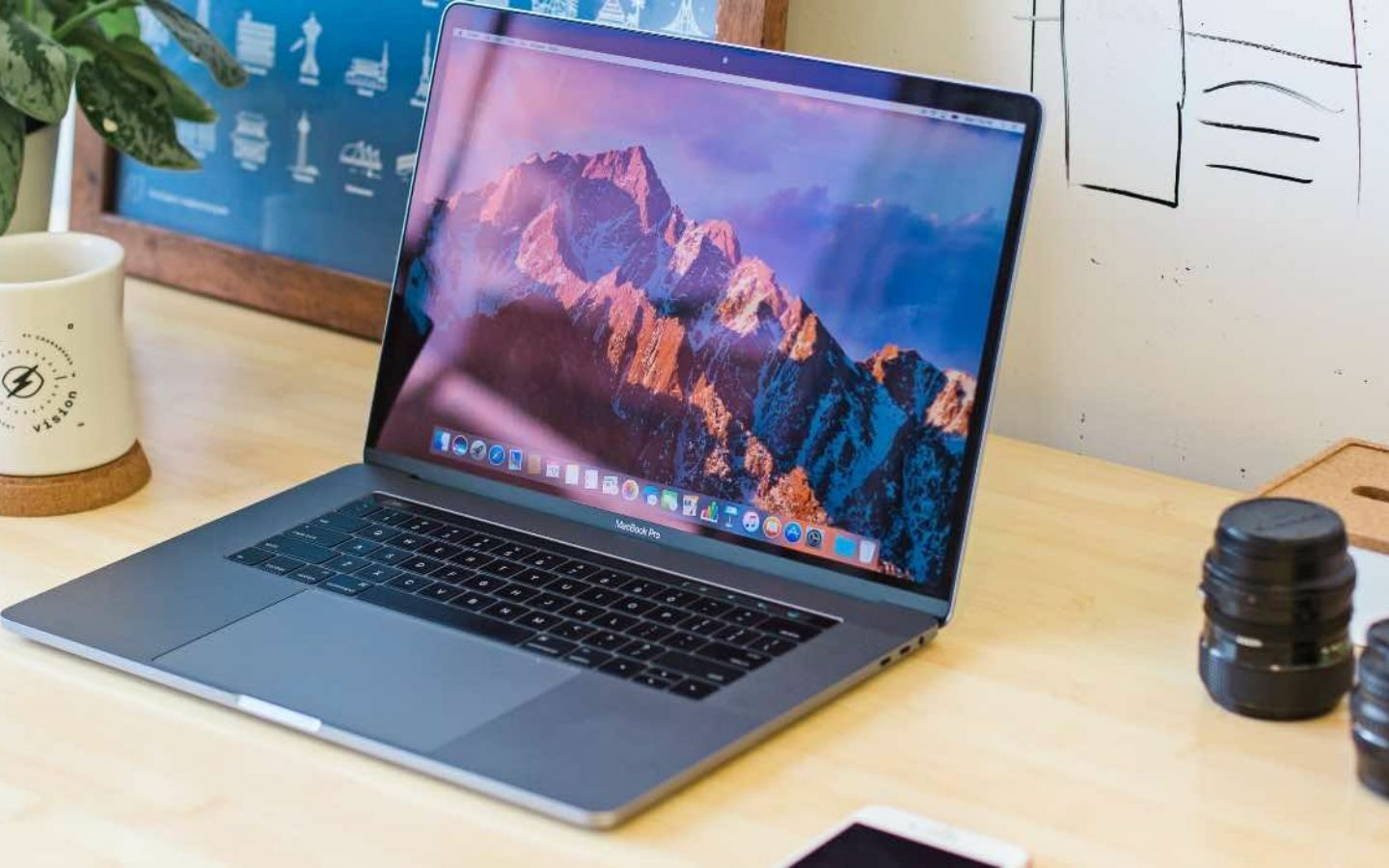 MacBook dùng chip Intel và Apple Silicon có thao tác Recovery khác nhau