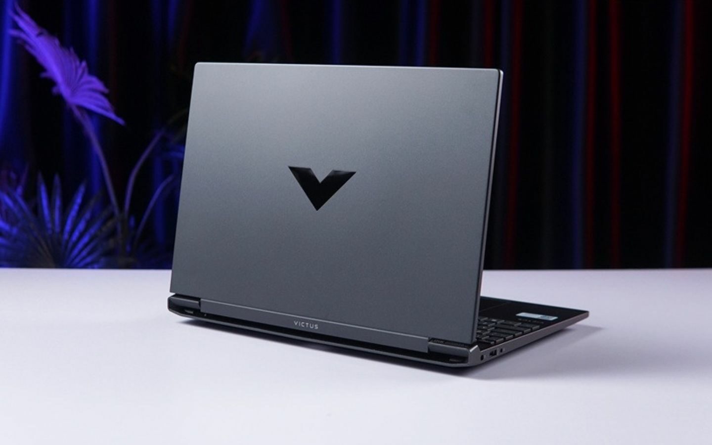Top 5 laptop gaming RTX 4050 giá từ 20 triệu mạnh, chiến game mượt tại Phong Vũ 5 Laptop HP Victus 15-fb3115AX - BX9C9PA