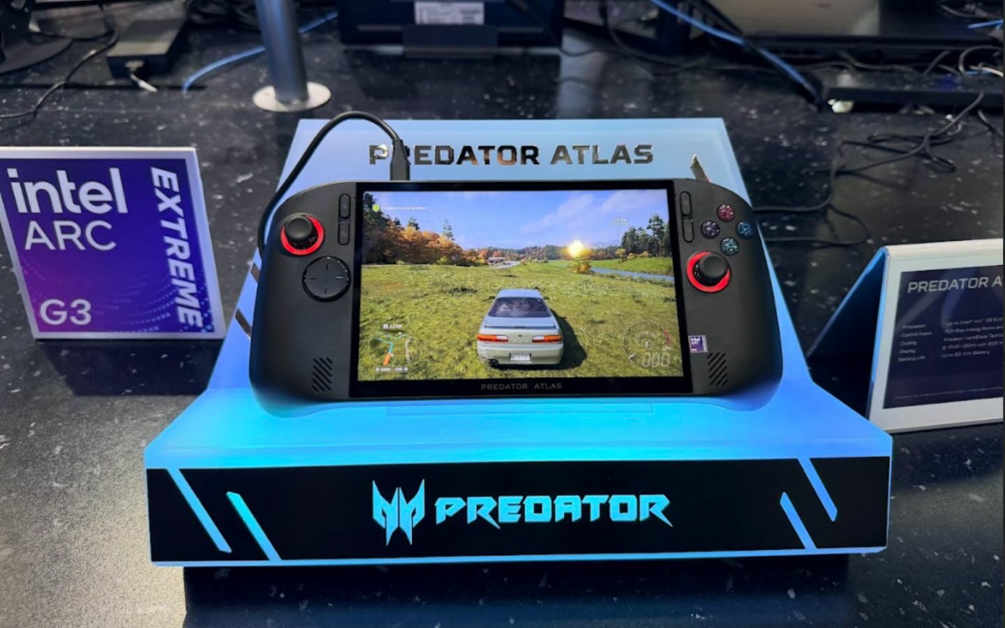acer gioi thieu predator atlas 8 7