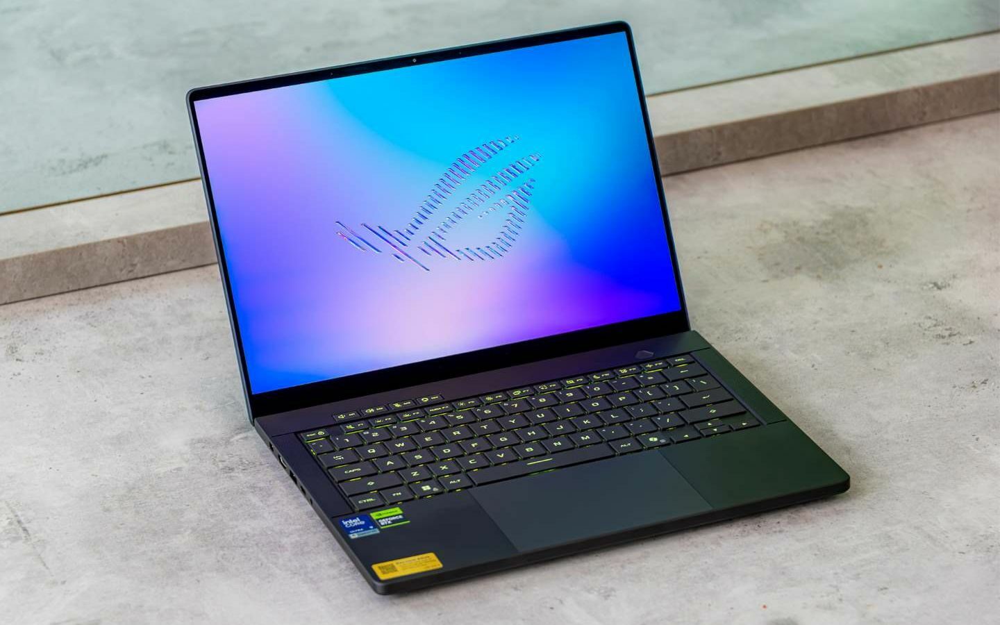 ROG Zephyrus G14 và G16 – Thiết kế mỏng nhẹ, hiệu năng mạnh mẽ