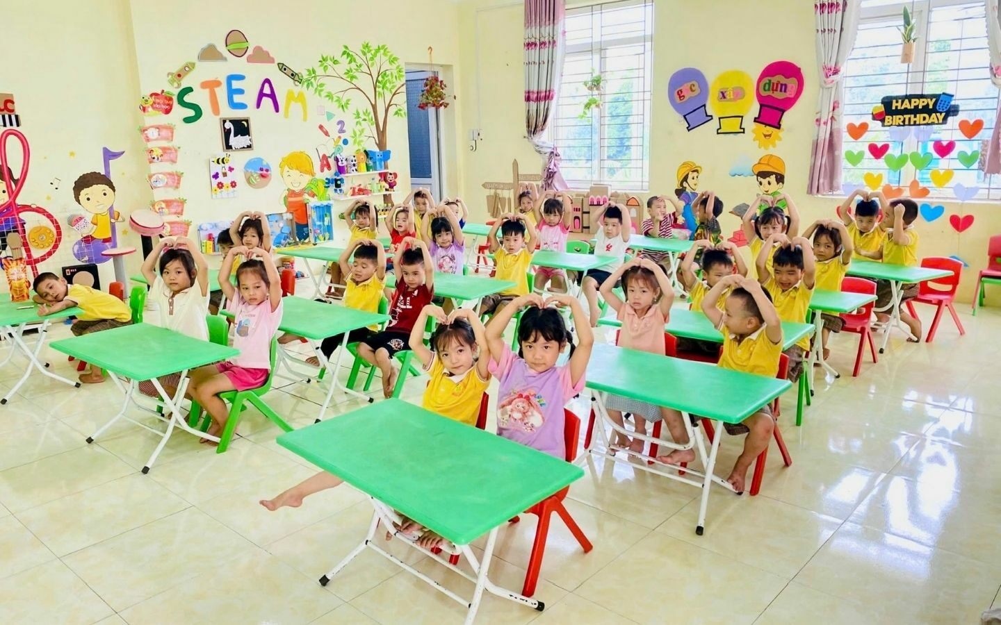 50+ hình ảnh Back to School mới nhất 2026 37 Bé háo hức khám phá lớp học mới