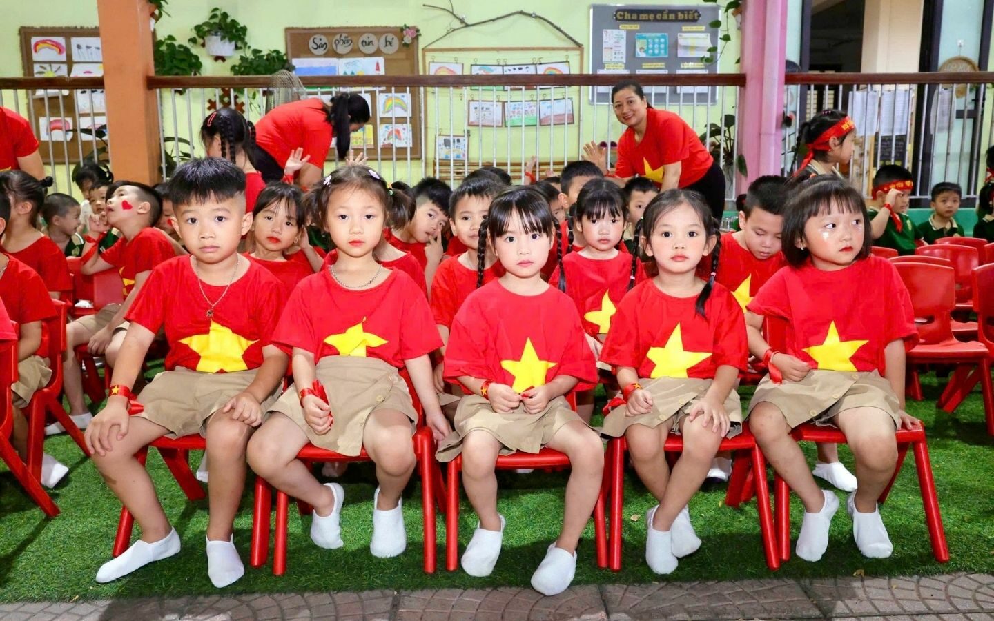 50+ hình ảnh Back to School mới nhất 2026 40 Ngôi trường mầm non ngập tràn sắc màu