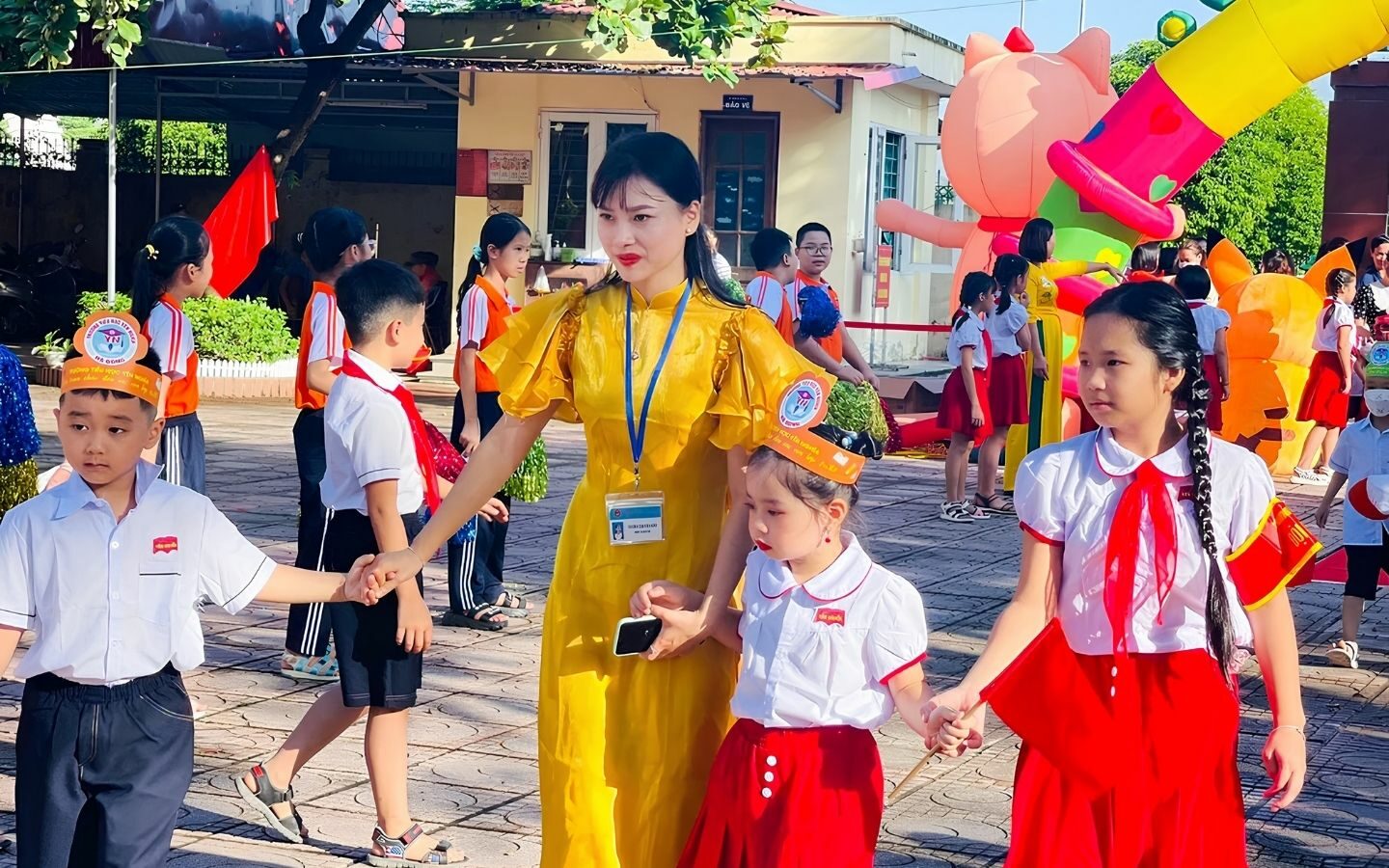 50+ hình ảnh Back to School mới nhất 2026 55 Tự hào là học sinh trong năm học mới