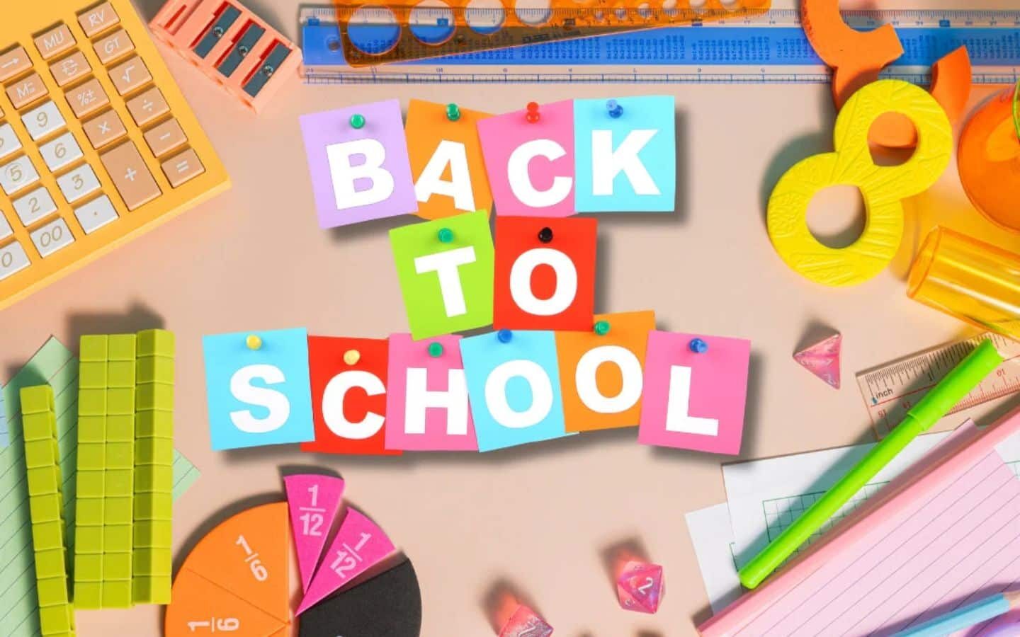 Top hình nền PowerPoint Back to School đẹp nhất 2026 17 Hình nền powerpoint Back to School thiết kế đầy màu sắc với khối chữ cái cho slide