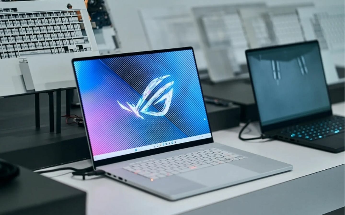 Top 10+ laptop mỏng nhẹ cho sinh viên đáng mua năm 2026 1 Laptop mỏng nhẹ là lựa chọn lý tưởng cho sinh viên năm 2026