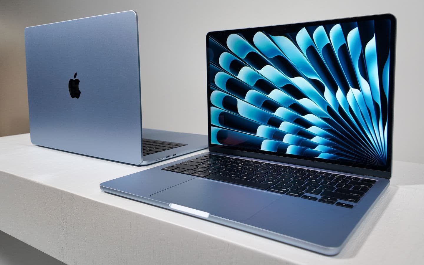 MacBook Neo 512GB giúp sinh viên thoải mái lưu trữ