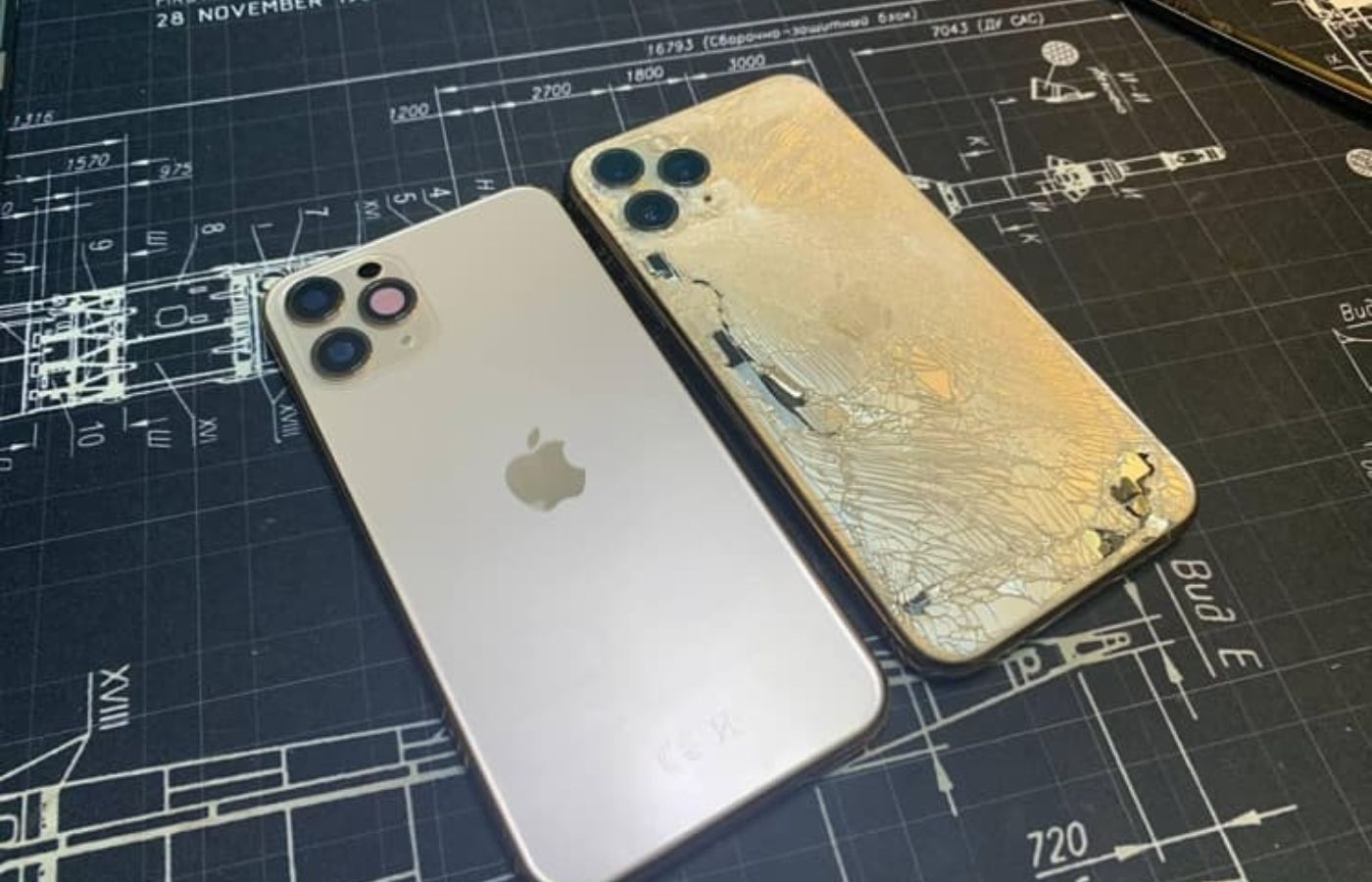 Trào lưu đập nát iPhone để chứng tỏ "bản lĩnh" gây sốt tại Nga 1 Rộ trào lưu đập nát iPhone để chứng tỏ "bản lĩnh" của phái mạnh gây sốt tại Nga (Nguồn: Đời sống Pháp luật)