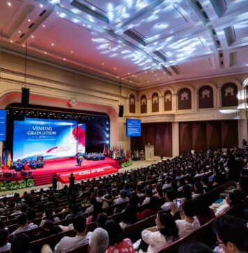 VinUni trao bằng tốt nghiệp cho 200 sinh viên, ra mắt tổ hợp nghiên cứu công nghệ V-RIC VinUni trao bằng tốt nghiệp cho 200 sinh viên