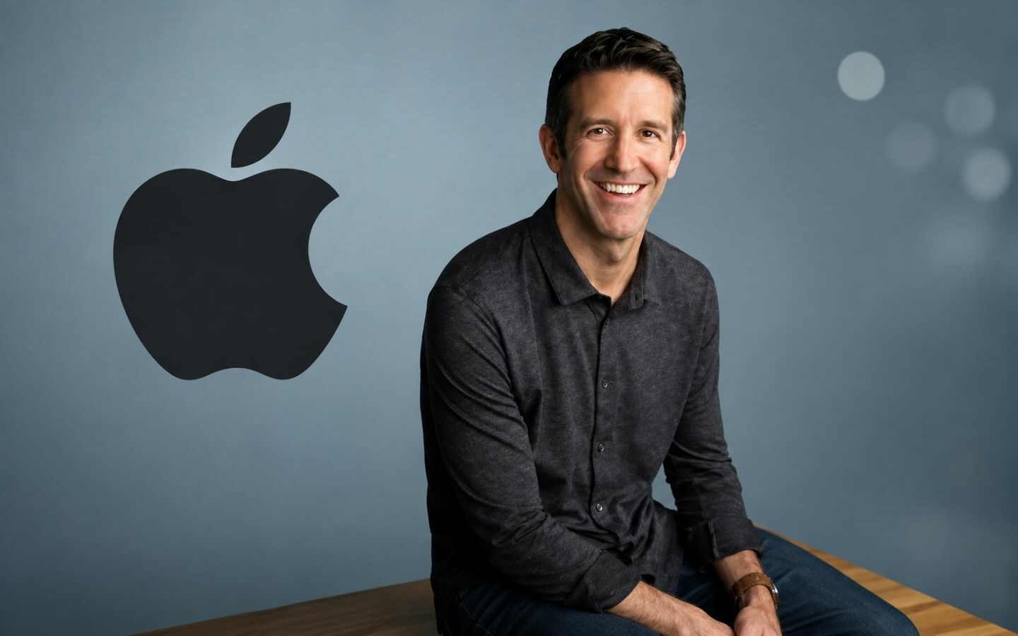 CEO John Ternus lần đầu xuất hiện trong vai trò dẫn dắt sự kiện (Nguồn: Internet)