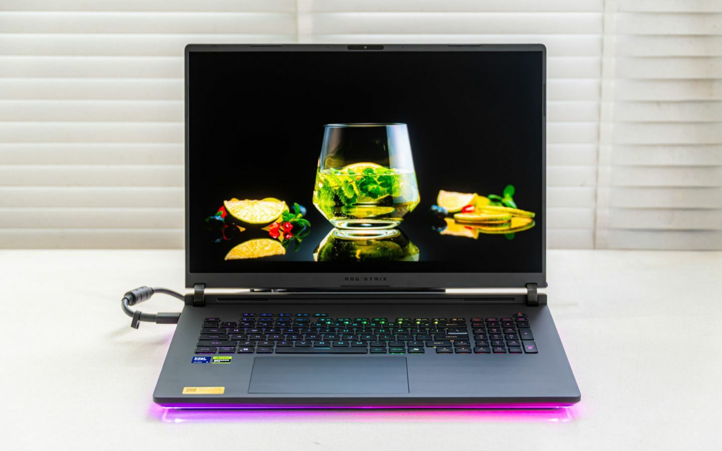 ASUS Republic of Gamers ra mắt ROG Strix SCAR 18 2026 tại Việt Nam 5 Màn hình Mini LED 18 inch 4K 240Hz đầu tiên thế giới với ROG Nebula ELMB